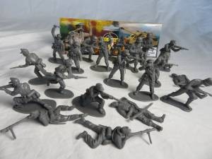 - Gray COPIES - AIRFIX & MARX WWII GERMAN Afrika Korp Toy Soldiers 54MM 