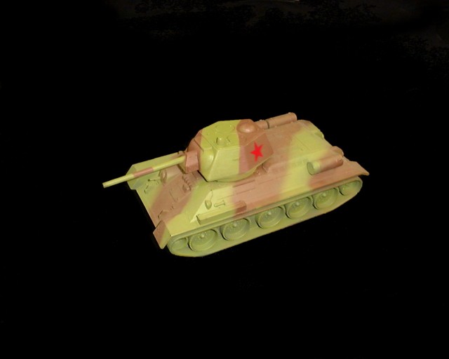 Russian T-34 short barrel (brown and green camouflage) <FONT COLOR=#CC0000>(54mm) </FONT> 