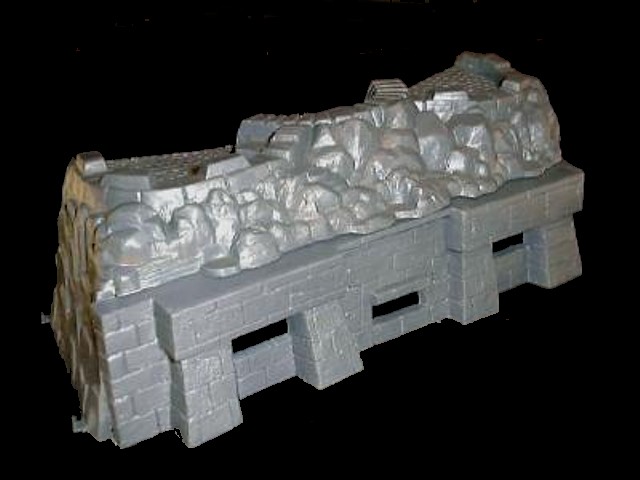 Concrete Bunker System: 14''L x 3.75''D x 4.25''H gun emplacement on bottom w/3 machine gun nests on top  <font color=#CC0000>(54mm) </FONT> 
