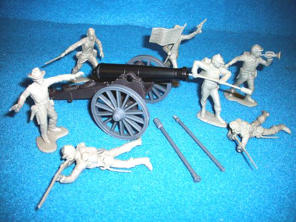 American Civil War and Napoleonic 12lb Cannon with Confederate artillery crew