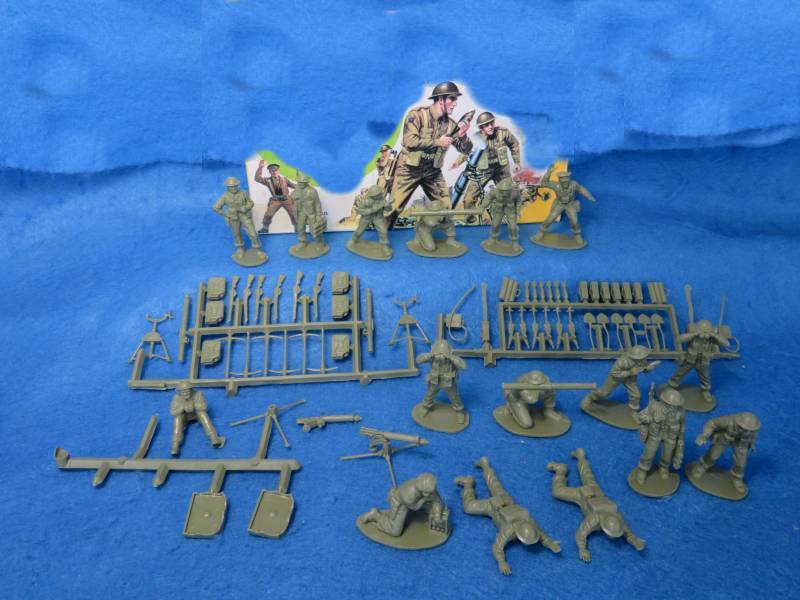 Airfix 54MM WWII British Infantry Support group in tan with out box