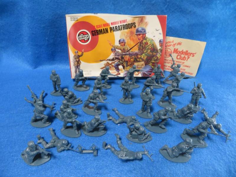 CTS WWII German Infantry Heavy Weapons Assault 11 Plastic Toy Soldiers FREE SHIP 