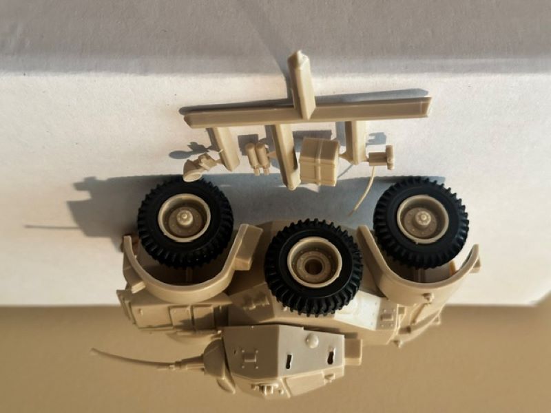 Airfix, Dalmier Armoured Car (Tan) 1/32 scale