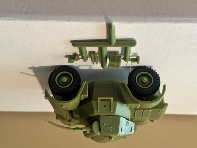 Airfix, Dalmier Armoured Car (green) 1/32 scale