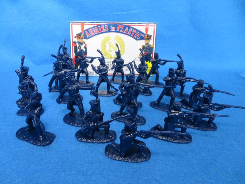 AIP5453 Napoleonic Wars French Infantry (Dark Blue) (54MM)