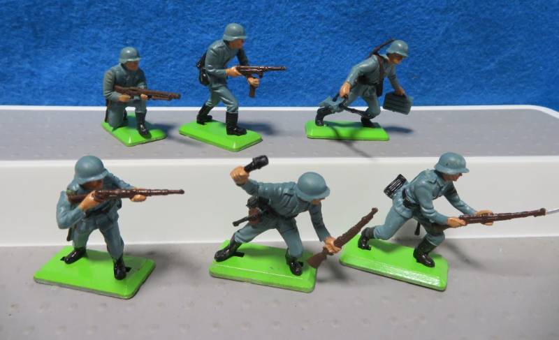 Accurate British Infantry set #3-10 unpainted 54mm toy soldiers in red color 