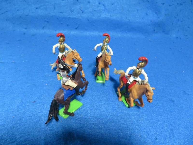 Vintage 1970's Britains mounted Napoleonic Carabinier + Curassiers 4 pieces, 1/32 painted plastic