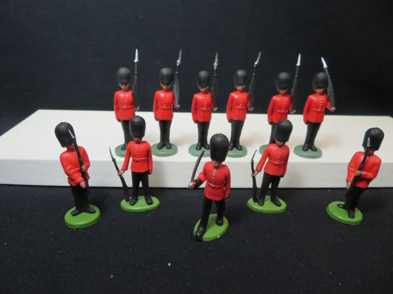 Britains vintage British ceremonial Guards, 11 in 4 poses plastic