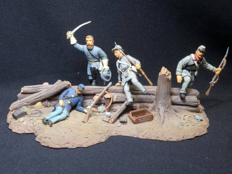 BRT890A Confederates Storming the Barricade, 4 Figures, Painted Metal