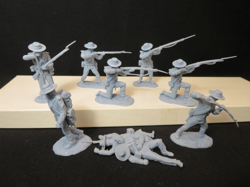 Austin Miniatures Conte TSSD 1/32 scale plastic figure WW2 US marines OD green 