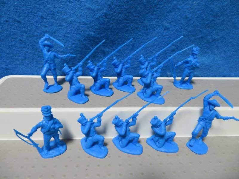 CTS Mexican firing line, 12 figures in 3 poses, med. blue, 54mm