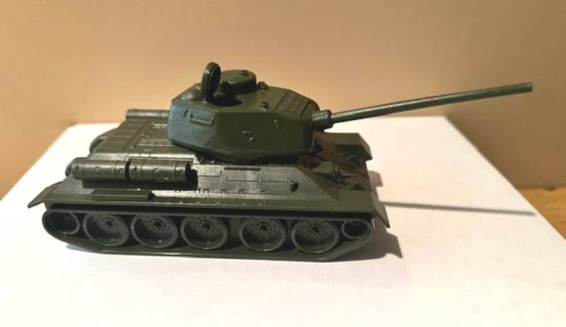 CTS WWII Russian T-34 Tank Long Barrel (green) 54MM