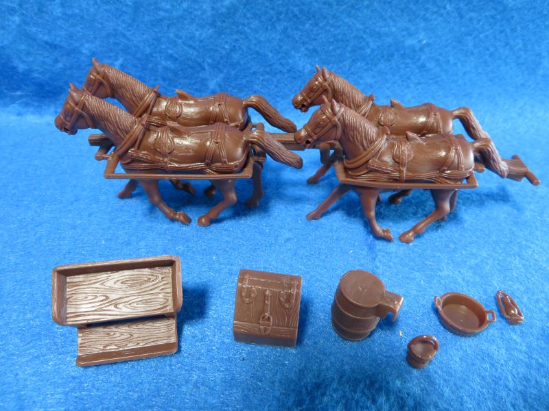 Double Wagon hitch with 4 horses and 5 wagon accessories (54mm)