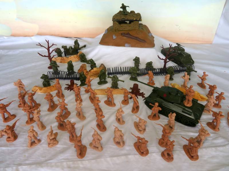"Town Defense" Details about   WWII Battle of the Bulge Playset #2 54mm Plastic Toy Soldiers 