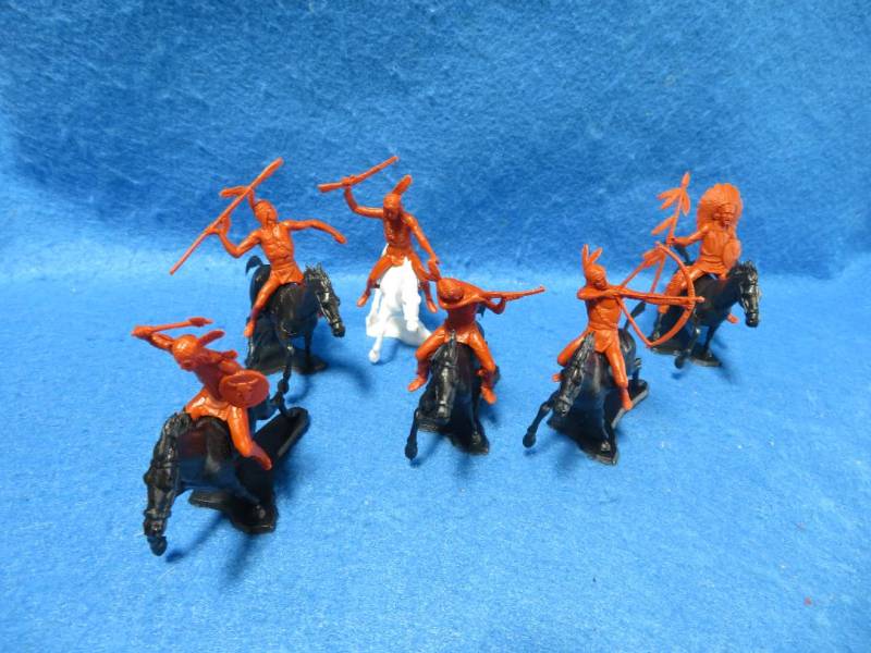 Dulcop mounted American Indians , 6 figures + 6 horses, 54mm, plastic