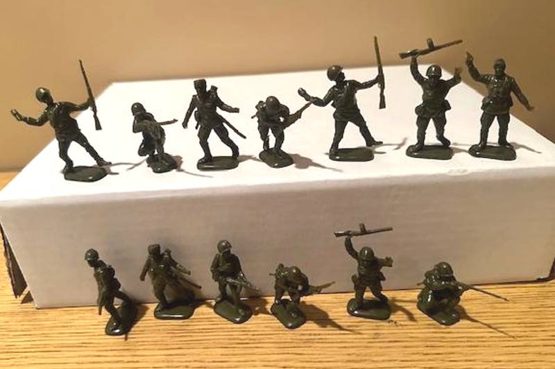 ESCI##5509 WWII Russian Infantry 14 figures 1?35 scale no box