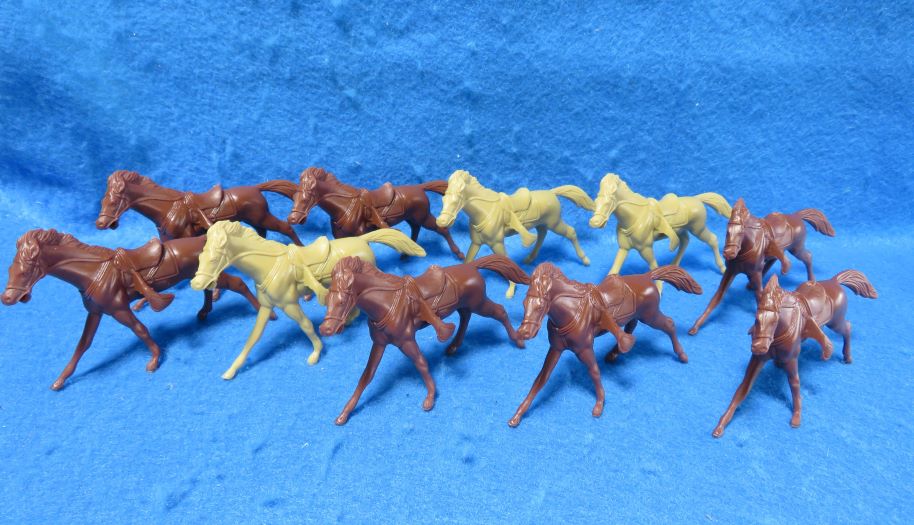 Marx/CTS cavalry horses, 9 in two colors, 54mm, plastic