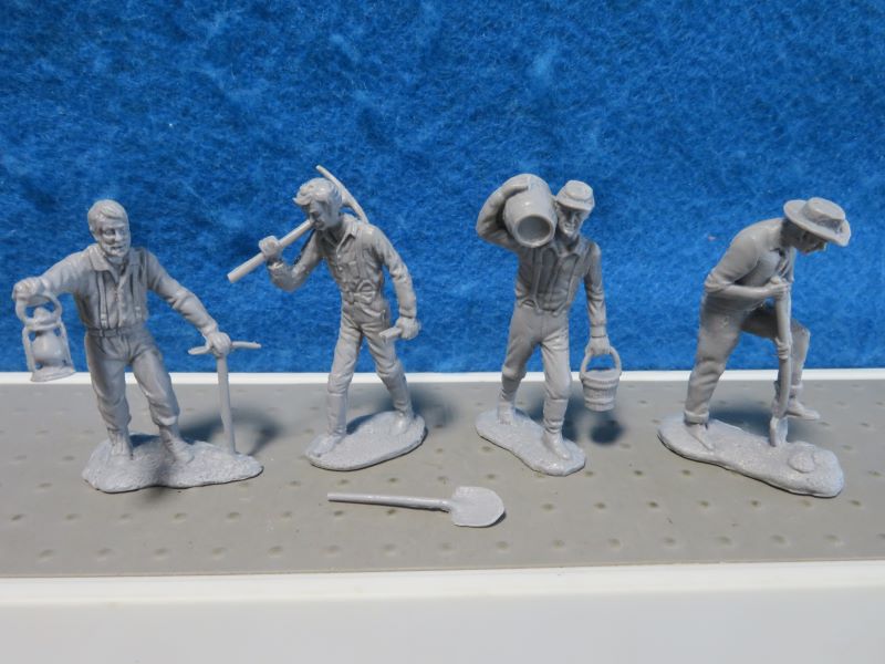 Geptech: Four New poses of Miners and trappers 54MM resin