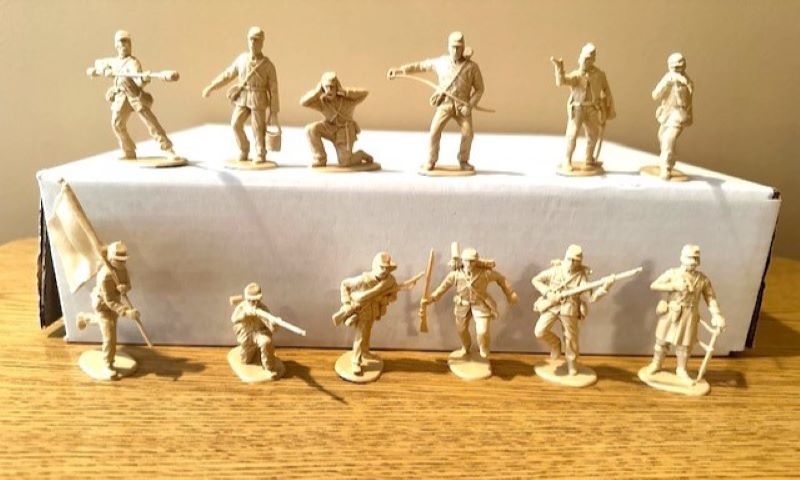 Union Infantry and artillery men, 12 figures in 12 poses, butternut, 54mm