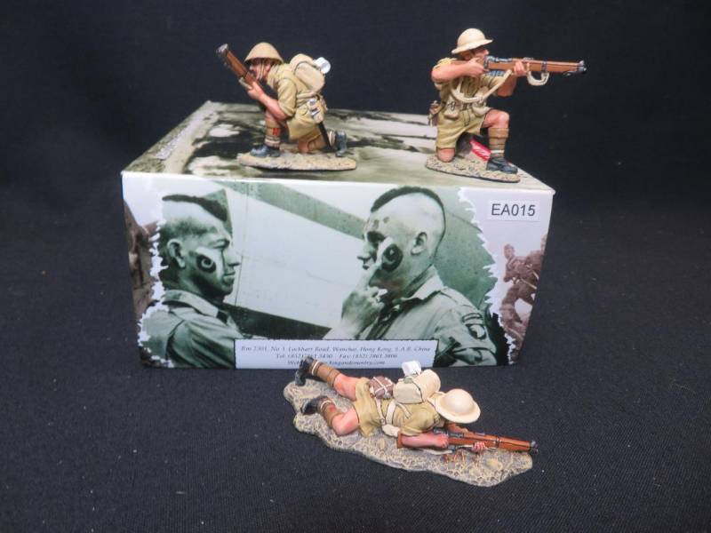 3 FIGURINES NO king/country TOY MODELS AND SOLDIERS