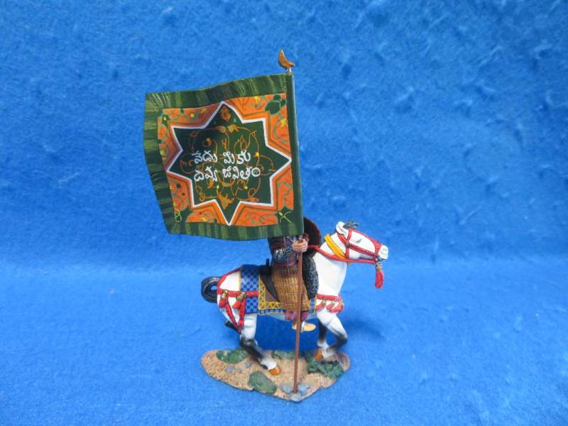 K&CMK045 King & Country Mounted Saracen w/ Flag, Painted Metal, Boxed