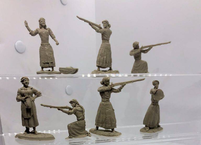 LOD Enterprises Pioneer Women 7 figures in 6 poses
