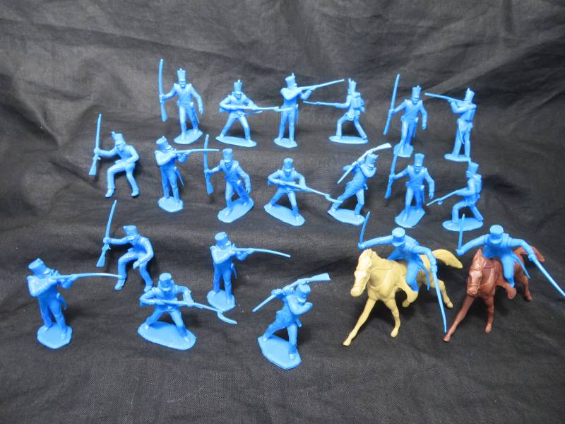 Mexican Shako Infantry 20 figures in all 6 poses + 2 horses , 54mm