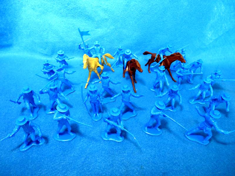 Mexican Round Hat Infantry and Cavalry 25 figures 10 poses+ 3 horses (blue) <font color=#CC0000>(54mm) </FONT>