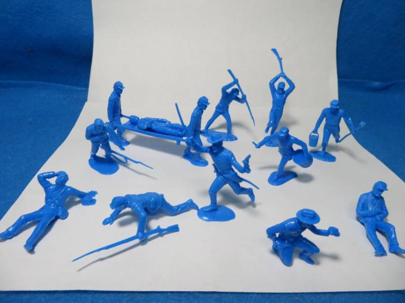 Marx Civil War Union Centennial poses, 16 in all 12 poses + stretcher, 54mm