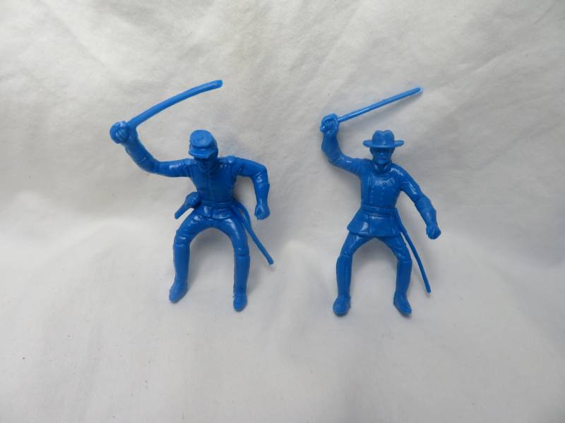 Marx Union cavalry, 2 figures in 2 poses, 54mm,(blue)