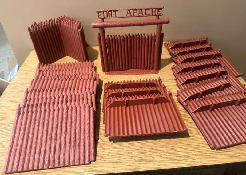 Ft. Apache Fort w/gateway, doors, 6 ''L'' walls, 11 step walls, 12 walls and 4 ladders (rust)  <font color=#CC0000>(54mm) </FONT>