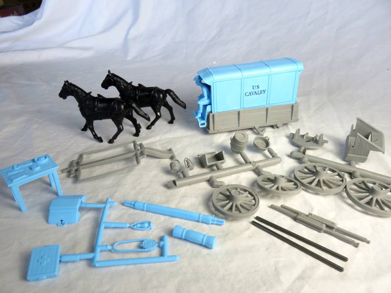 Marx western U.S. Cavalry supply wagon with driver+horses, blue