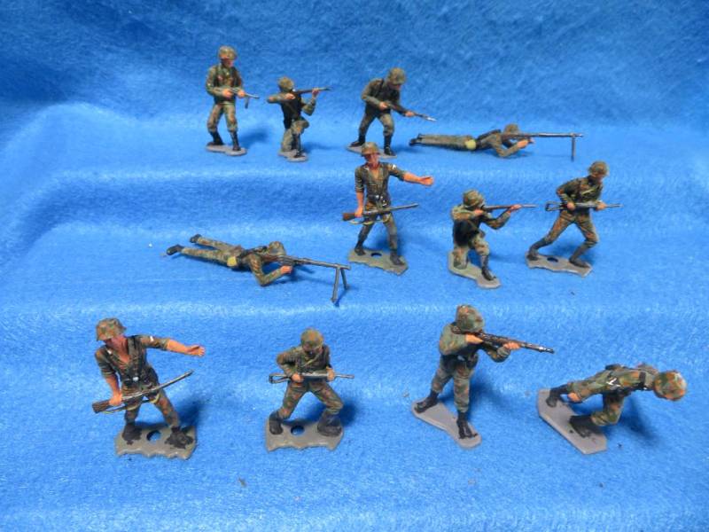paratrooper Toy Soldiers 54MM x 8 Marx reissue WWII U.S 