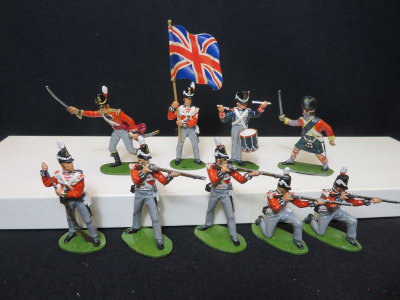 Painted Airfix Waterloo British command + flag group 9 figs in 7 poses, 1/32