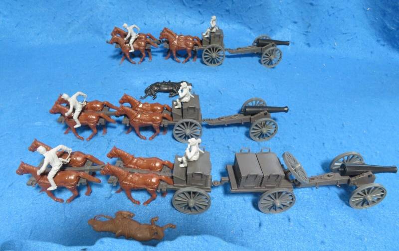 Special Civil War Confederate artillery battery, 3 limbers with crews , caisson+ 3 cannon, 1/32 
