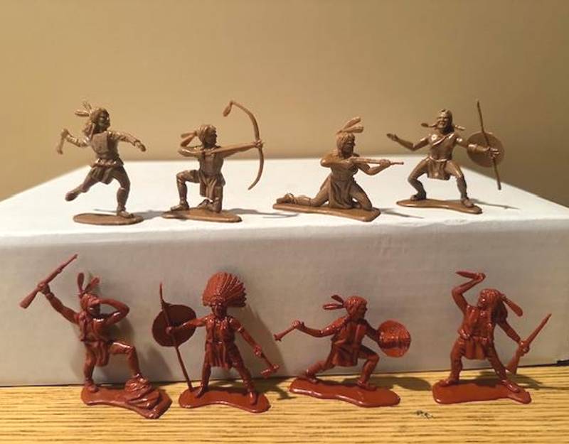Indians 8 figures in 8 poses light brown and rust color  <FONT COLOR=#CC0000>(54mm) </FONT>