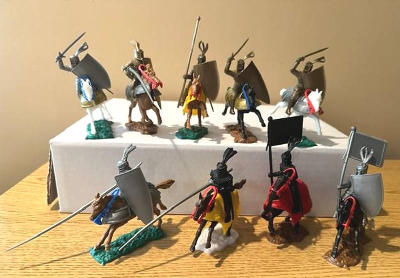 Timpo, Knights 9 mounted knights with 9 horses 