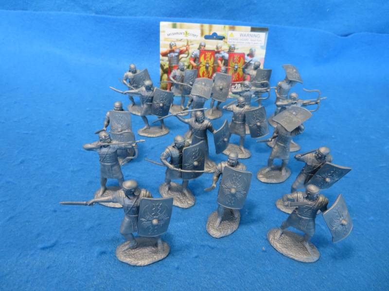 Ancient Imperial Roman soldiers,20 in 8 poses, 1/32, silver