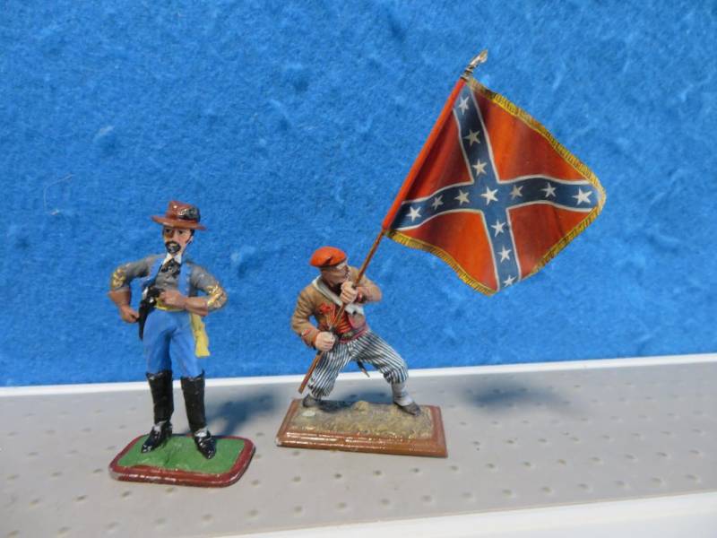 UNK835A Confederate Officer & Flagbearer, Painted Metal