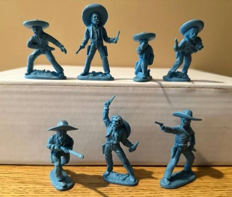 Weston: Mexican Bandits on foot 7 figures in 7 poses