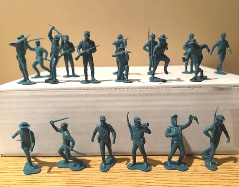 Marx vintage Cavalrymen 54MM 18 foot figures in all 12 poses