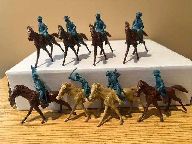 Marx vintage mounted 7th Cavalry 8 figures in all 4 poses