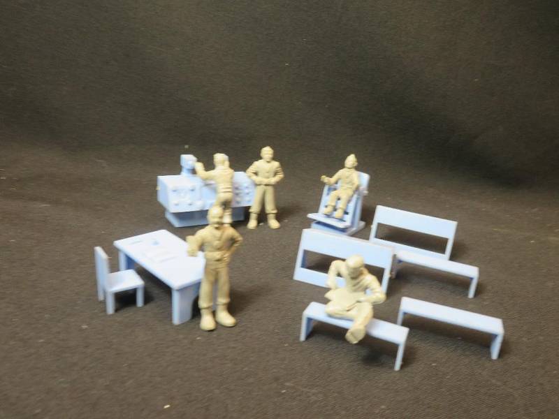 Marx Tom Corbet space figures + furniture, 45mm, plastic