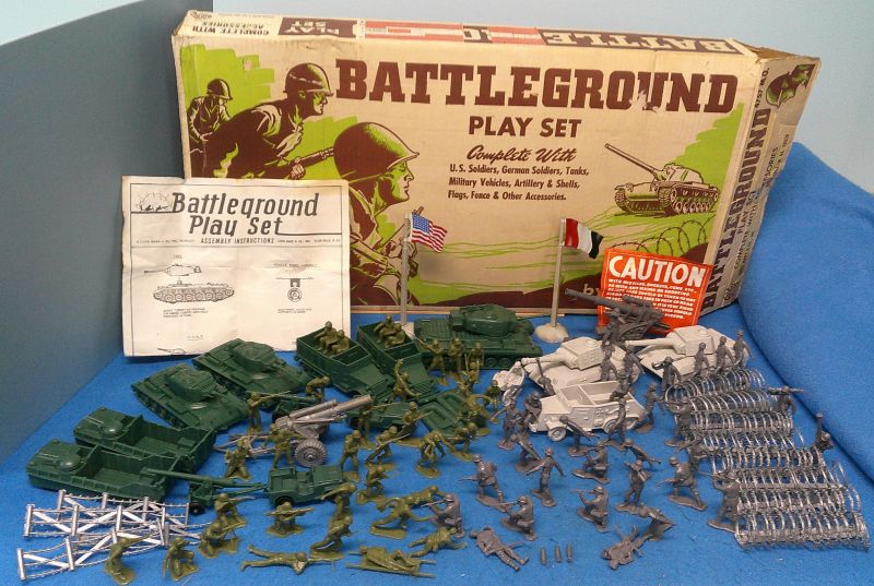 Marx vintage Battleground playset w/#51 large U.S. Tank